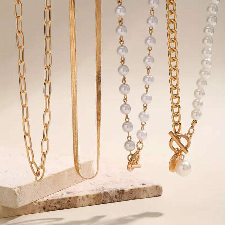 Vintage-Set - und Goldfarbene Schlangenketten-Halskette