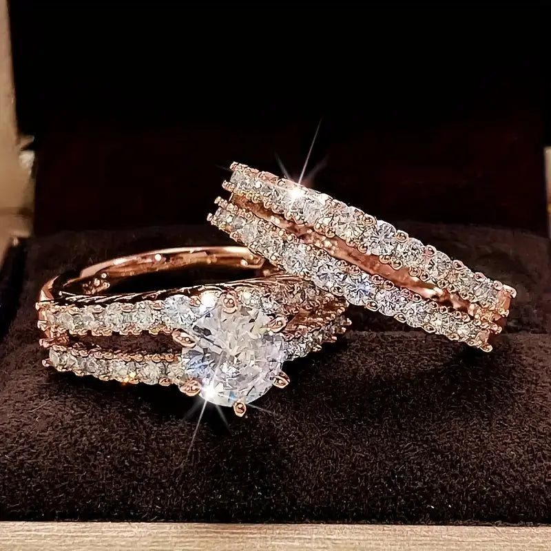 Elegantes Goldfarbenes Ring-Set Eternal Radiance