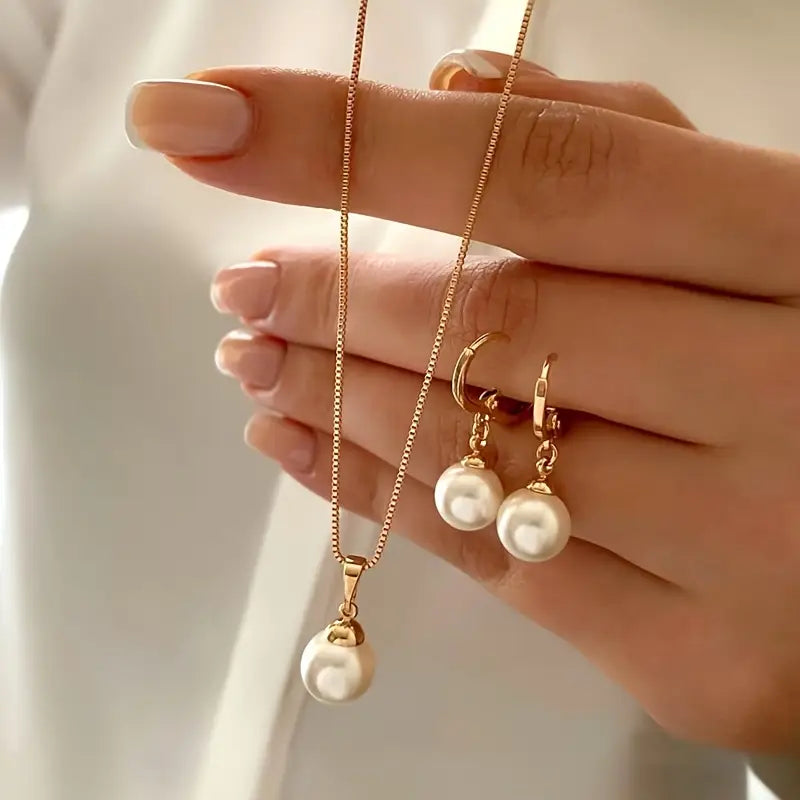 Elegantes goldfarbenes Grace-Schmuckset