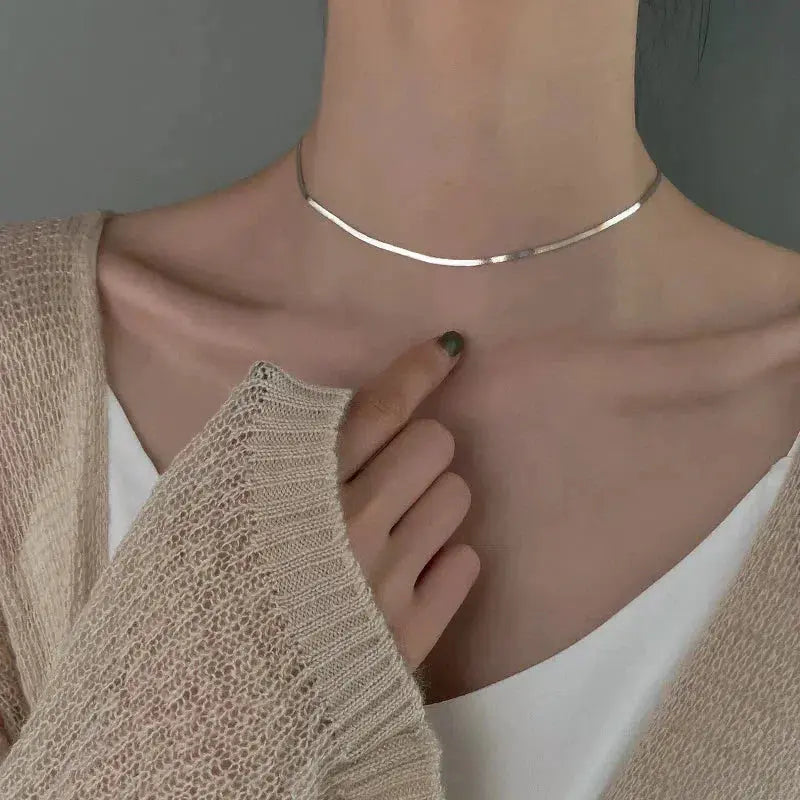 Collier élégant en argent plat