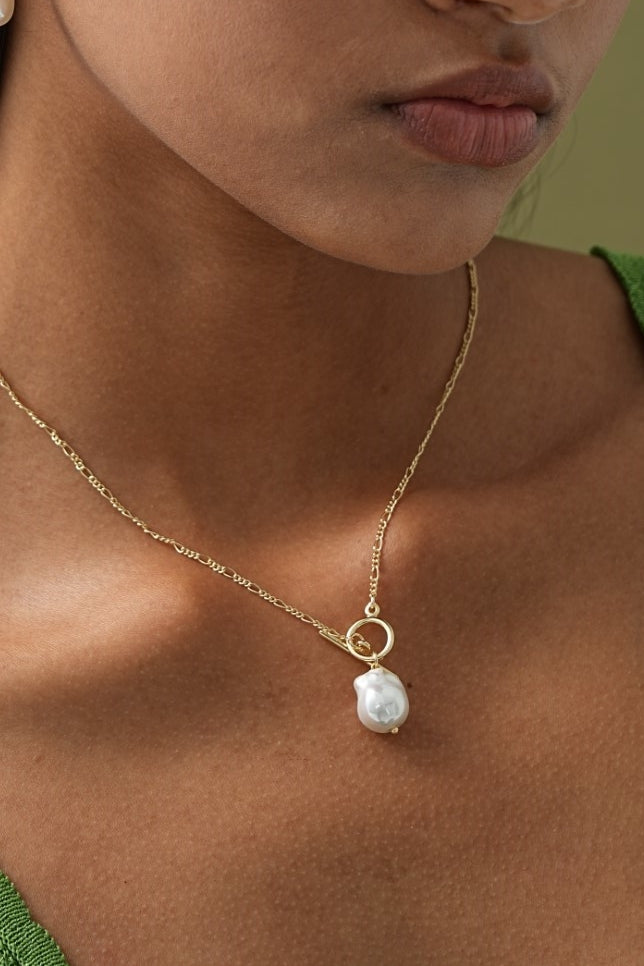 Elegante Goldfarbene Halskette