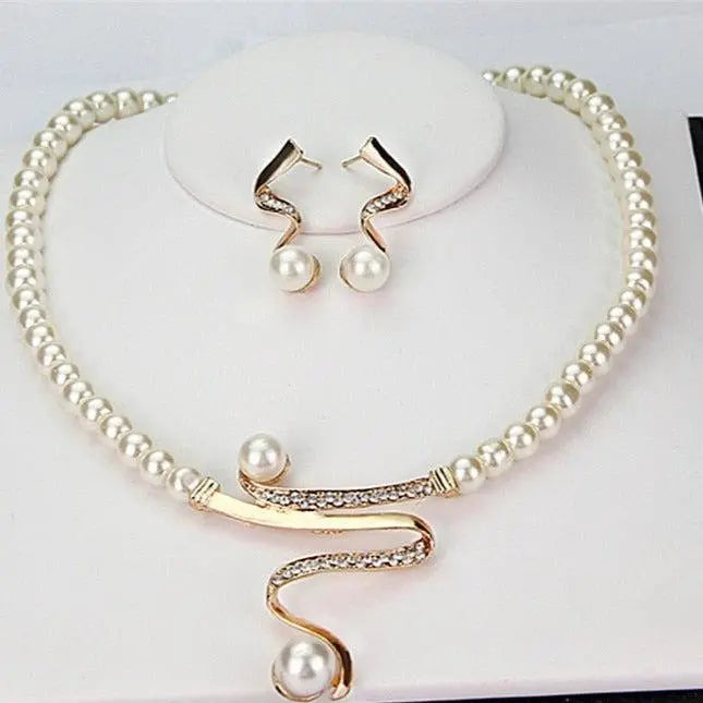 Ensemble Halskette et Ohrringe en perles naturelles