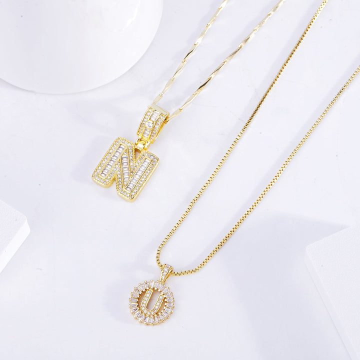 Elegantes Pave-Goldfarben-Initialen-Halskettenset
