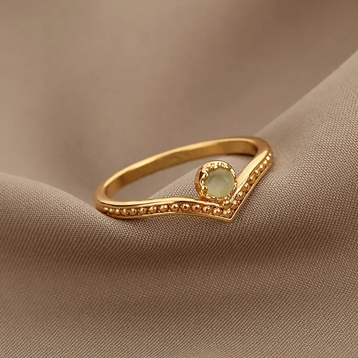 Eleganter Goldfarbener Wassertropf Opal Kronenring