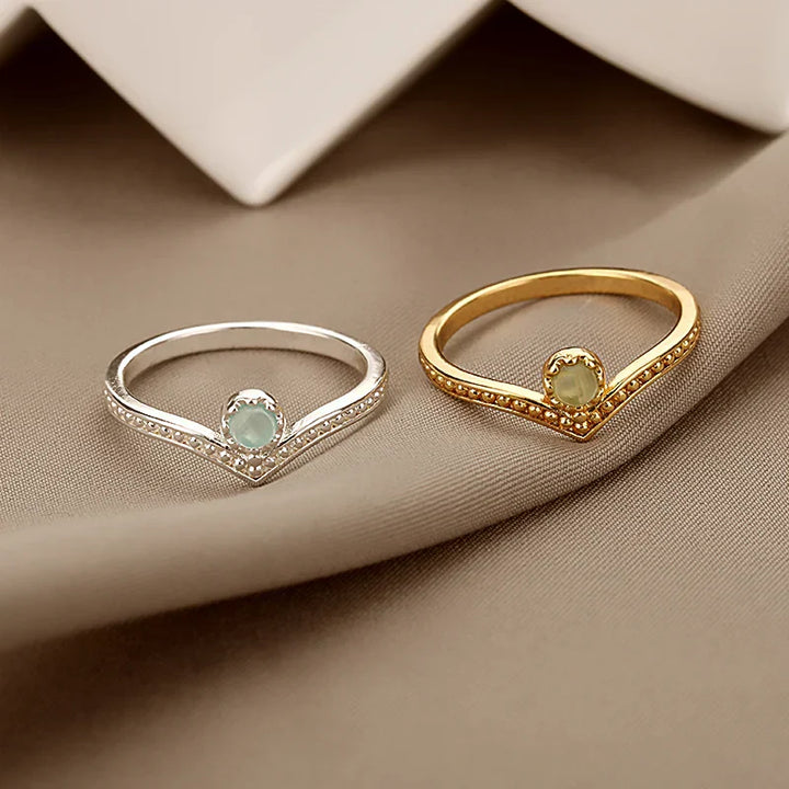 Eleganter Goldfarbener Wassertropf Opal Kronenring