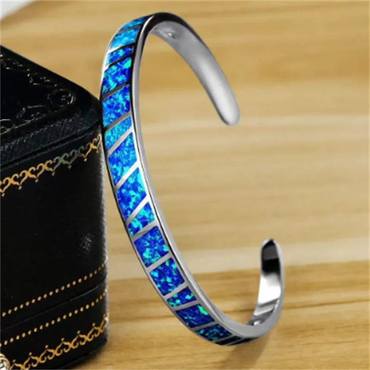 Eleganter Silberfarbener Blauer Feueropal Verstellbarer Armreif