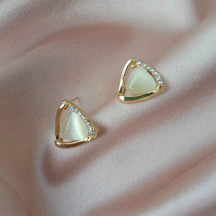 Elegante Dreiecks Ohrringe mit Opal und Kristall