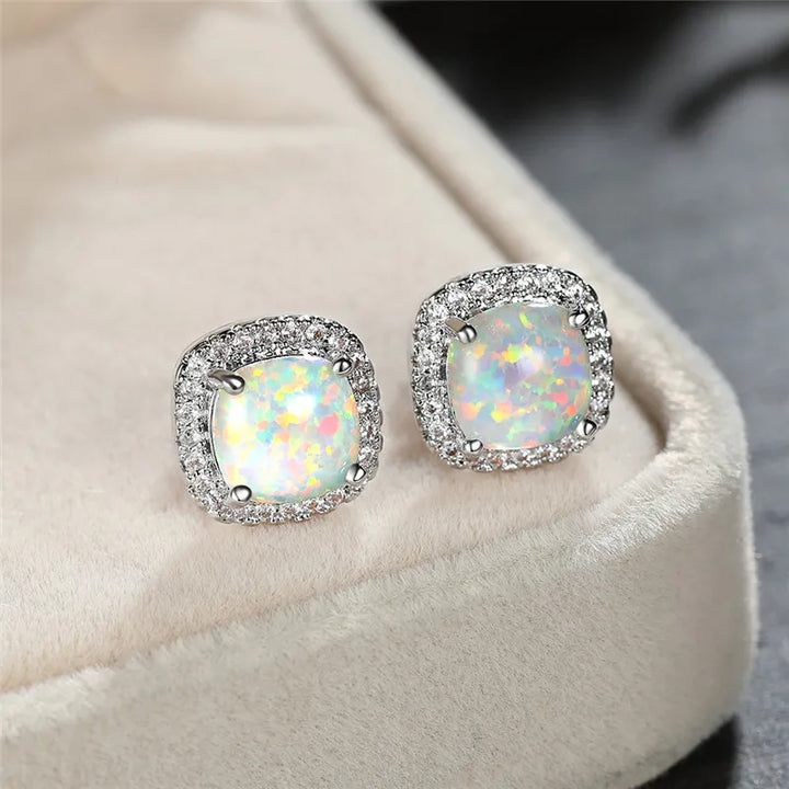 Elegante Silberfarbene Runde Weißer Fire Opal Stecker Ohrringe