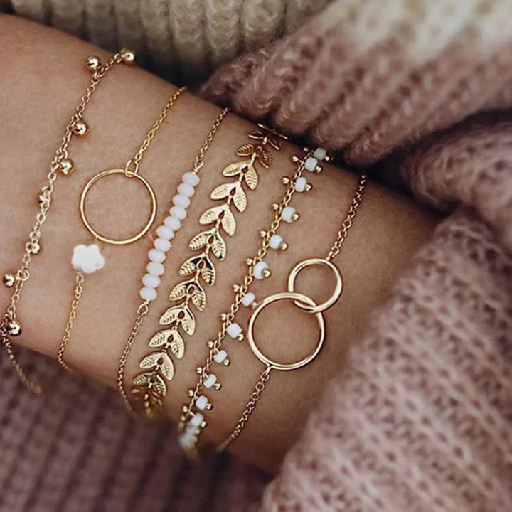 Charmantes Goldfarben Boho Armband Set