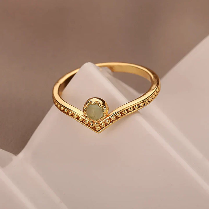 Eleganter Goldfarbener Wassertropf Opal Kronenring