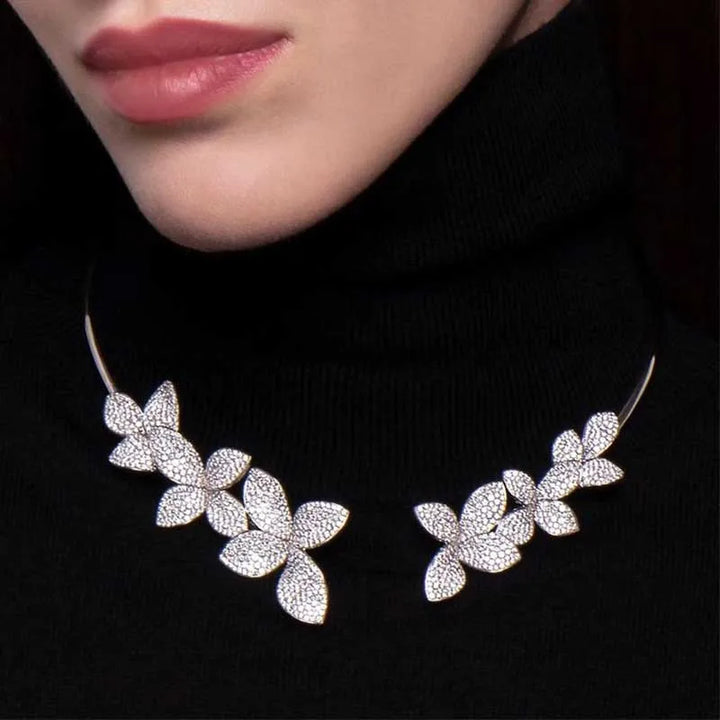 Collier élégant Blumen Kristall 