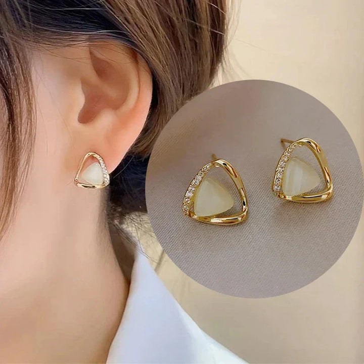 Elegante Dreiecks Ohrringe mit Opal und Kristall