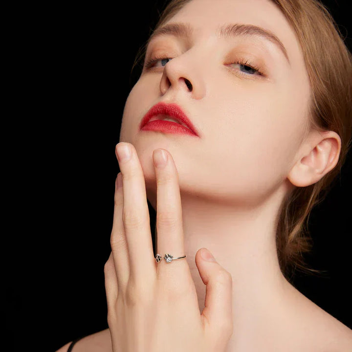 Bague ajustable en argent ornée de zirconiums et d'émail