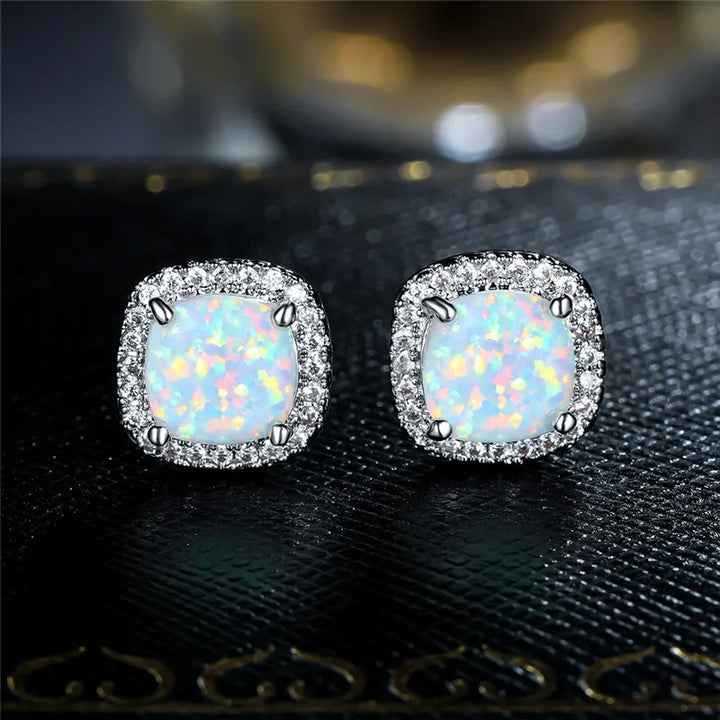Elegante Silberfarbene Runde Weißer Fire Opal Stecker Ohrringe