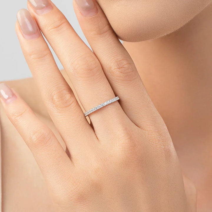 Bague d'éternité minimaliste plus brillante