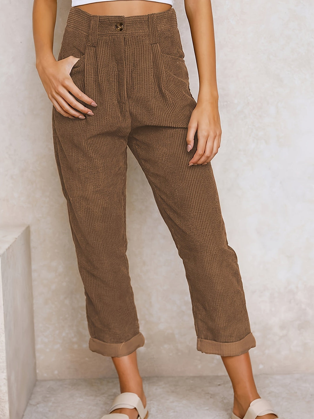 Bequeme Damen Cordhose mit hoher Taille in Braun