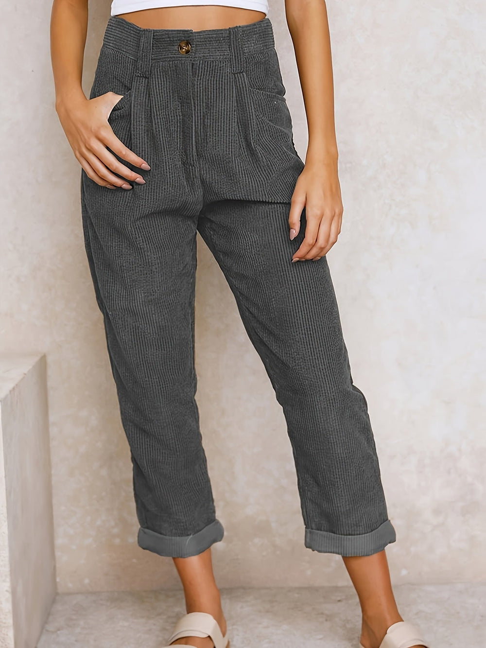 Bequeme Damen Cordhose mit hoher Taille in Grau