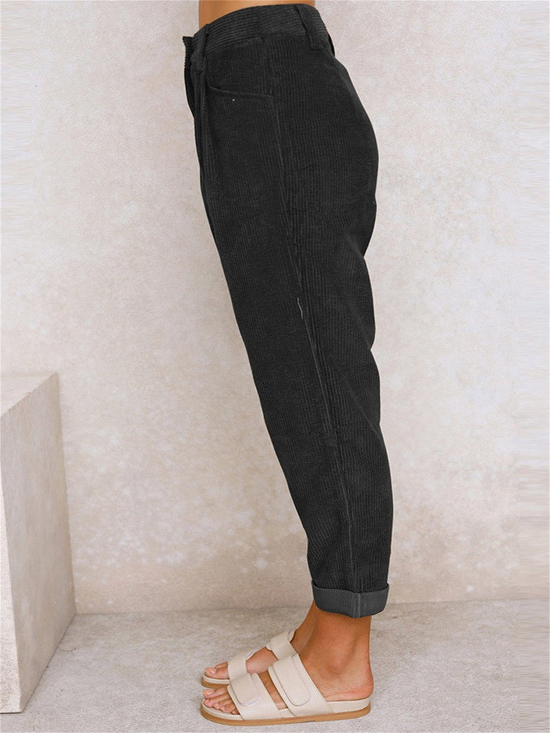 Bequeme Damen Cordhose mit hoher Taille in Schwarz 4