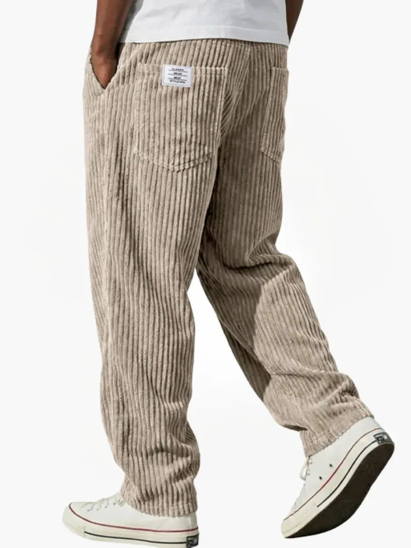 Bequeme Herren Jogginghose mit weitem Schnitt in Khaki