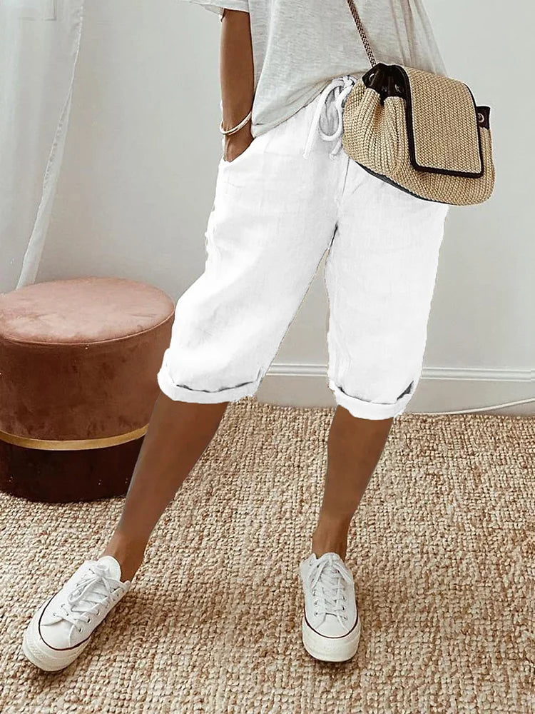 Bequeme Kordelzug-Shorts in Weiß