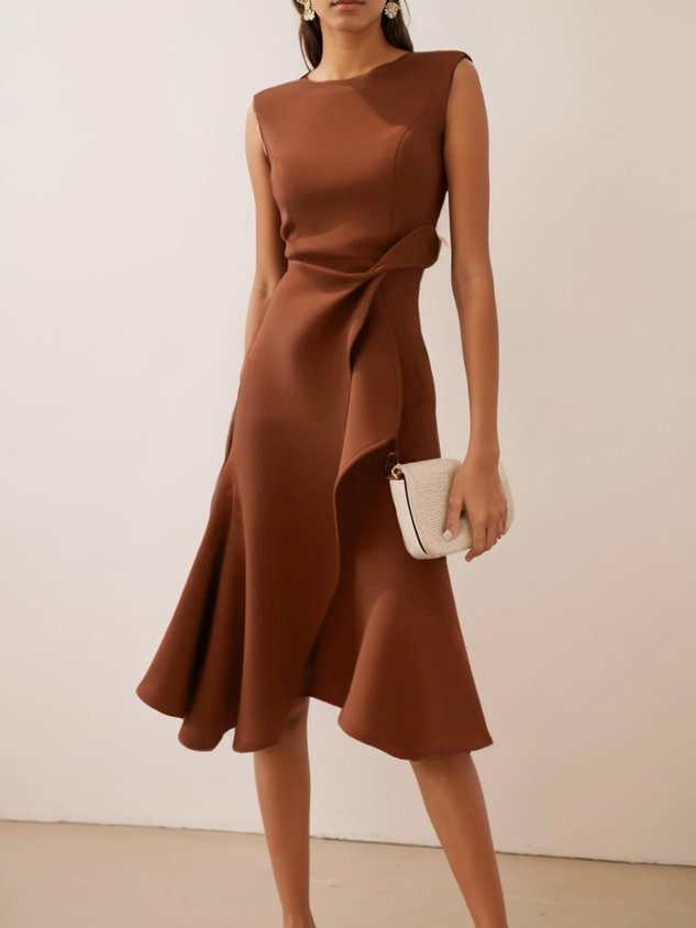 Damen Abendkleid mit Drapierung im Midischnitt in Kaffee