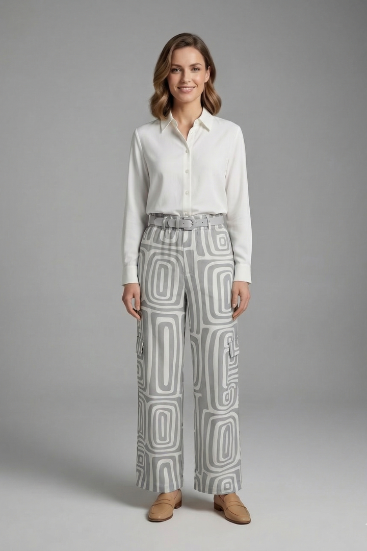 Damen Bluse mit geometrischem Muster und Hose in Grau