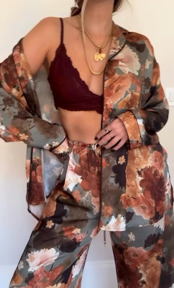 Damen Bluse mit Hose im abstrakten Boho-Stil