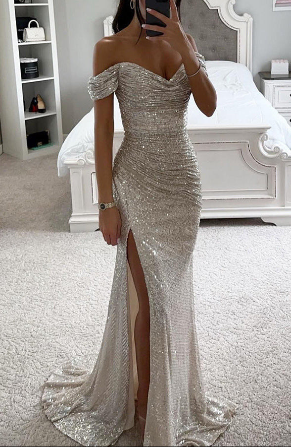 Damen elegantes Maxikleid mit schulterfreiem Ausschnitt im festlichen Stil für Hochzeitsgäste in Srebrny