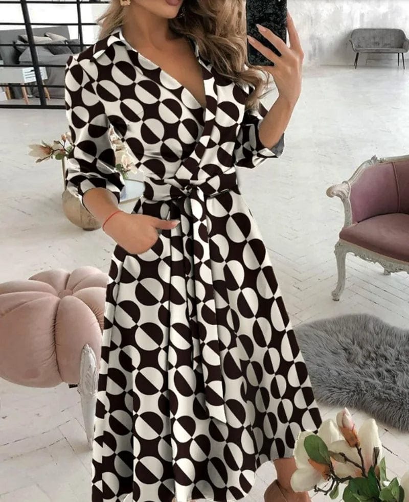 Damen Elegantes Wickel Sommerkleid in Großer Wellenpunkt