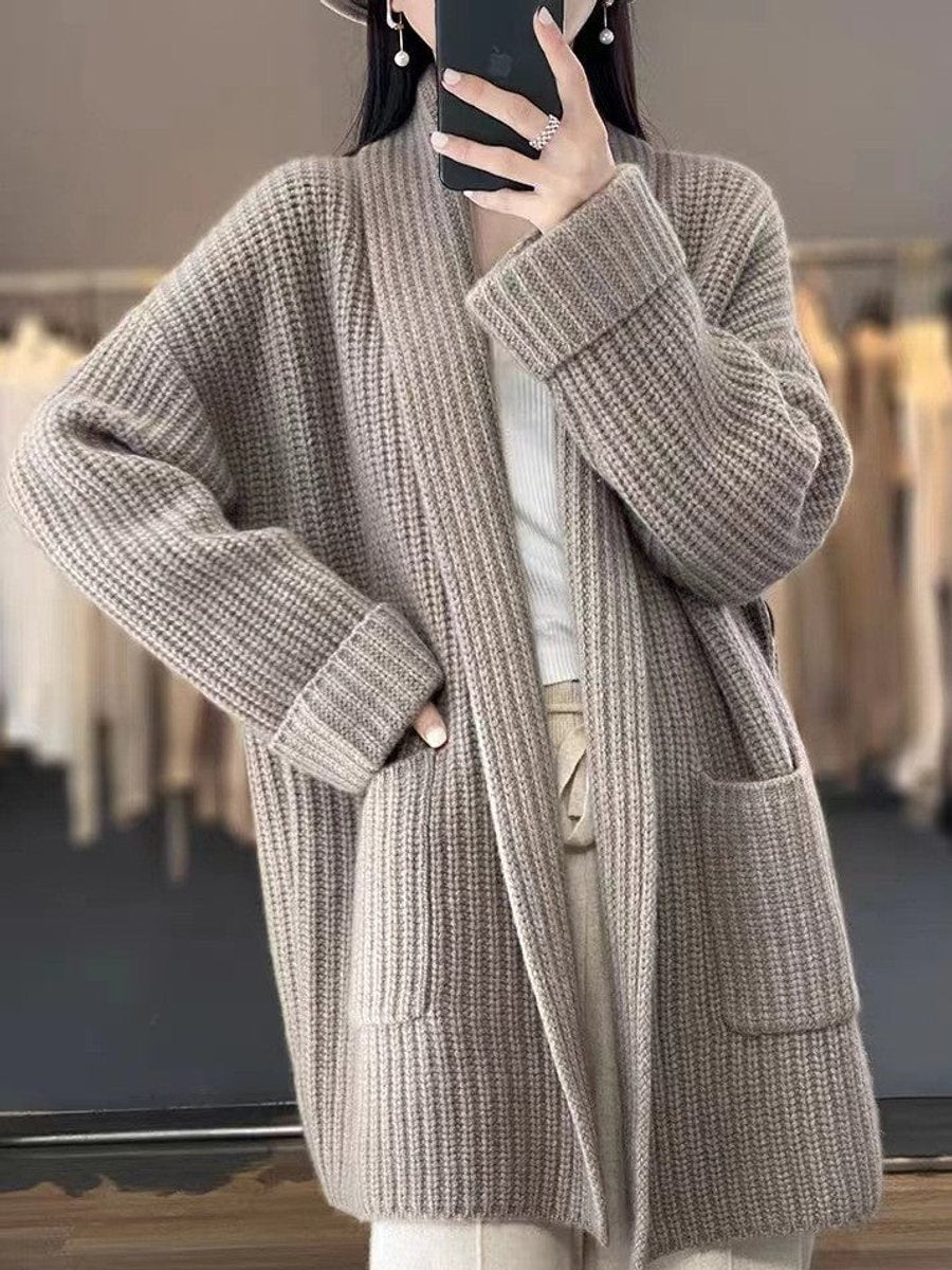 Damen Gemütliche Oversize Strickjacke für Herbst in Braun