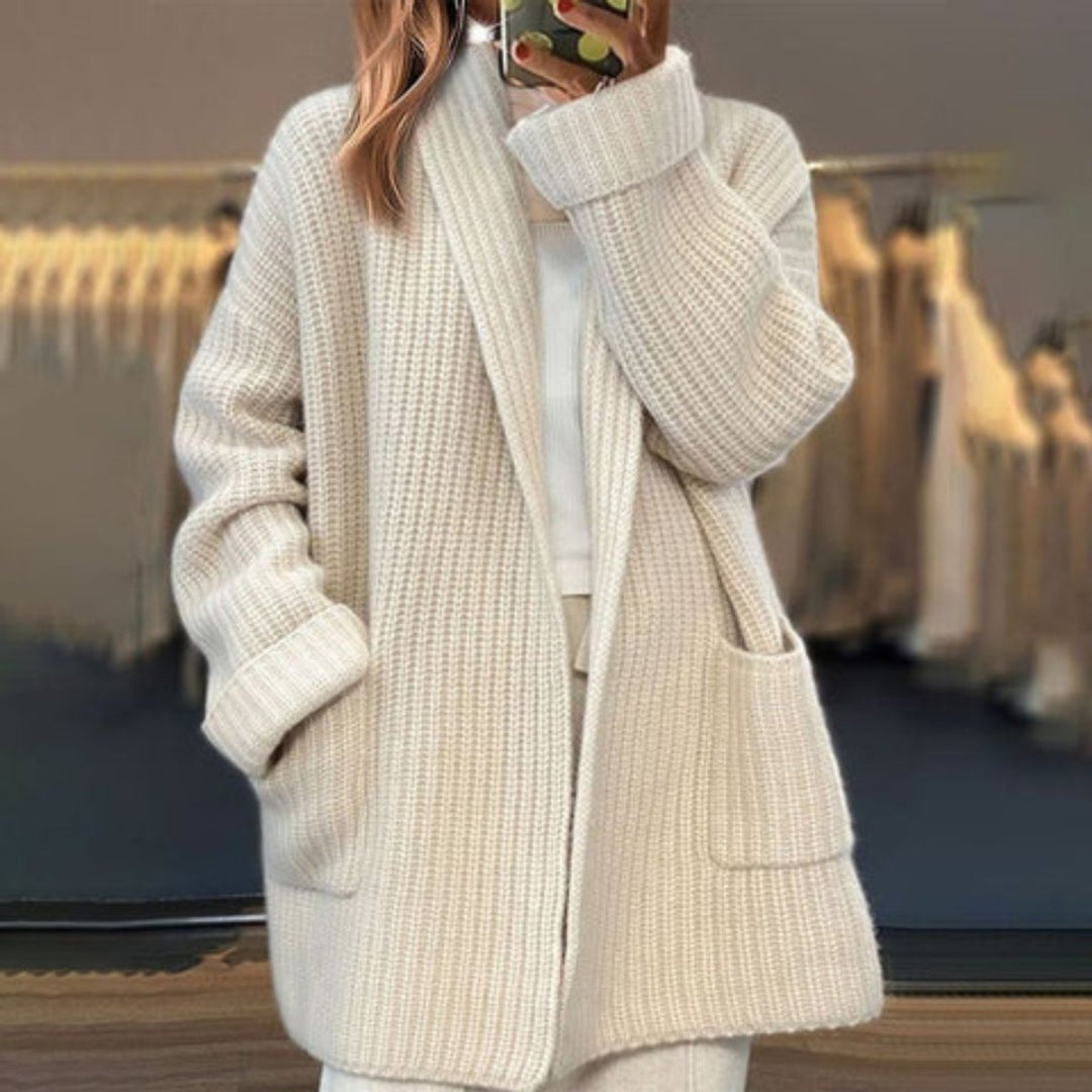 Damen Gemütliche Oversize Strickjacke für Herbst in Lvory