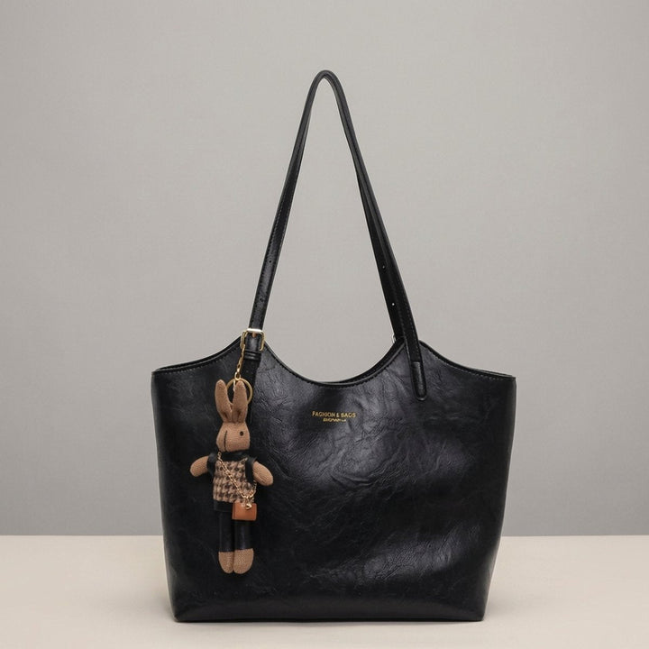 Damen geräumige Schultertasche aus weichem Veganleder (7)