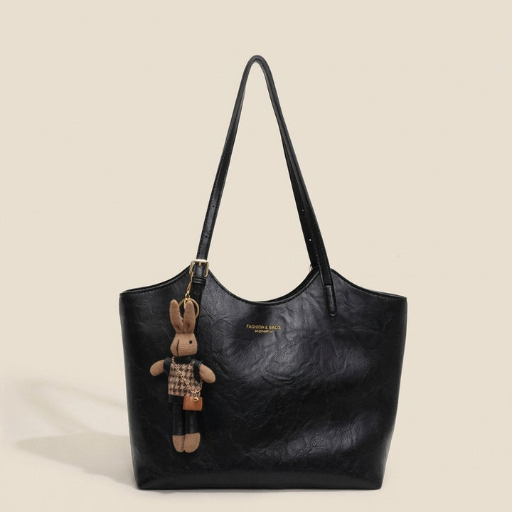 Damen geräumige Schultertasche aus weichem Veganleder (9)
