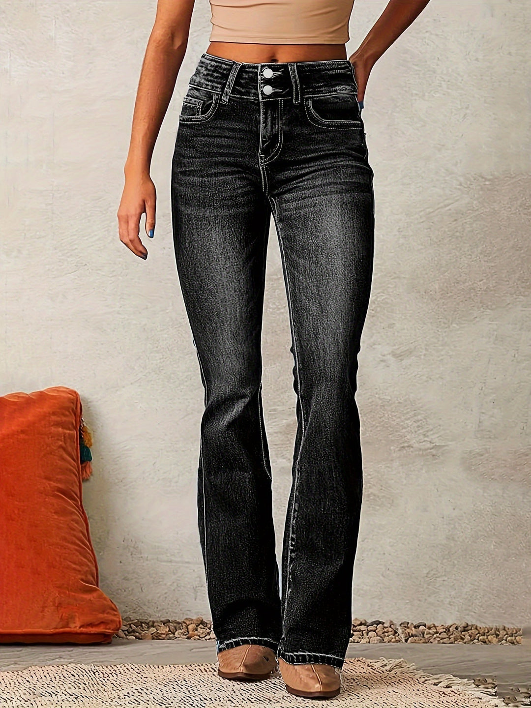 Damen Jeans mit Retro-Flair und weitem Bein in Schwarz