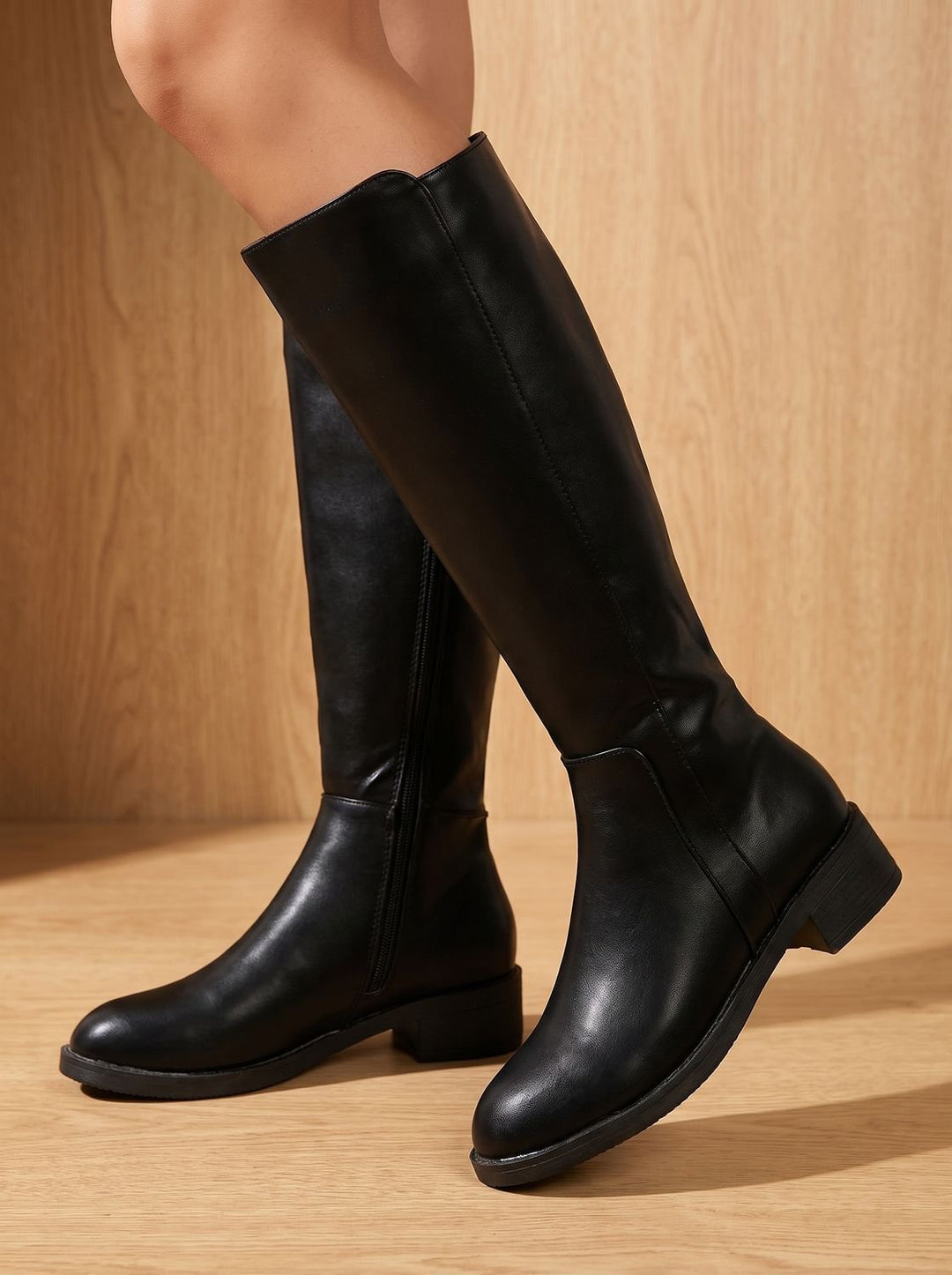 Damen kniehohe Plateau Stiefel für den Winter in Schwarz