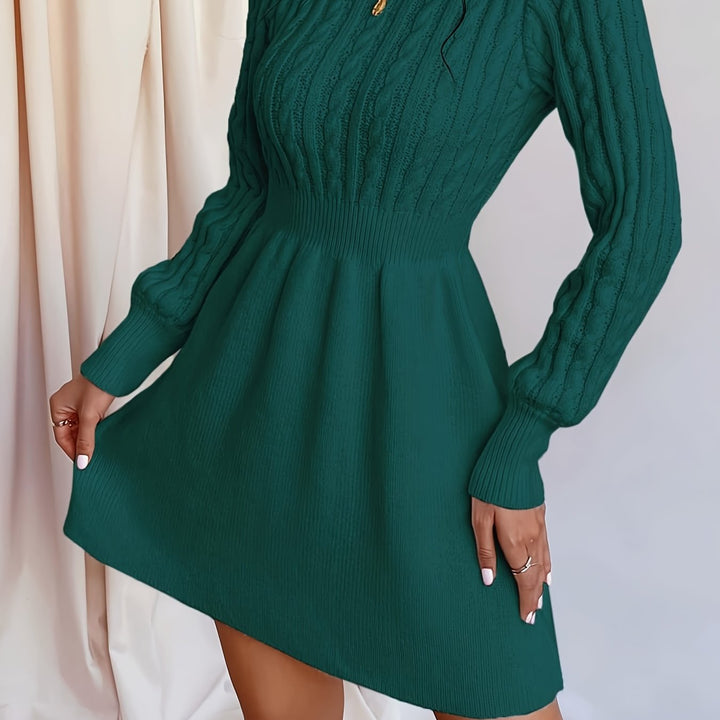 Damen Langarm Strickkleid mit Zopfmuster in Dunkelgrün