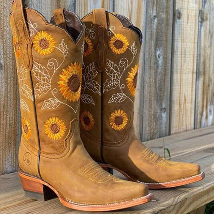 Damen Leder-Cowboystiefel mit bunten Boho-Blüten-Stickerei in Khaki