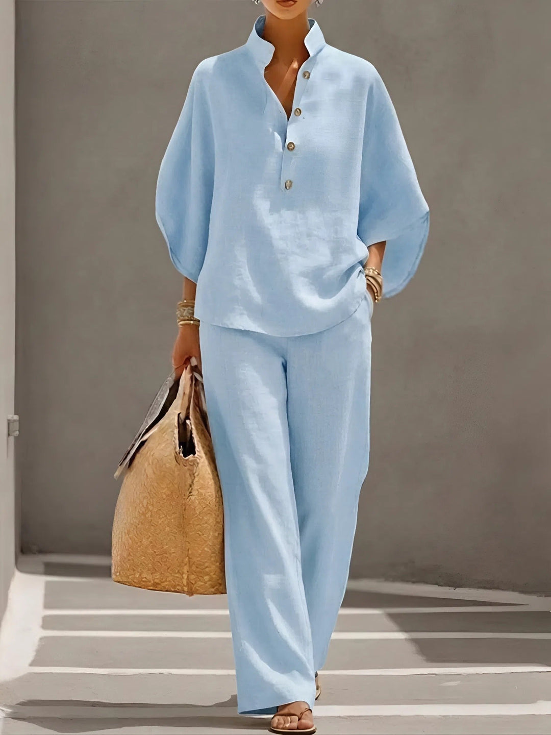 Damen Leinen Set für den Sommer in Hellblau