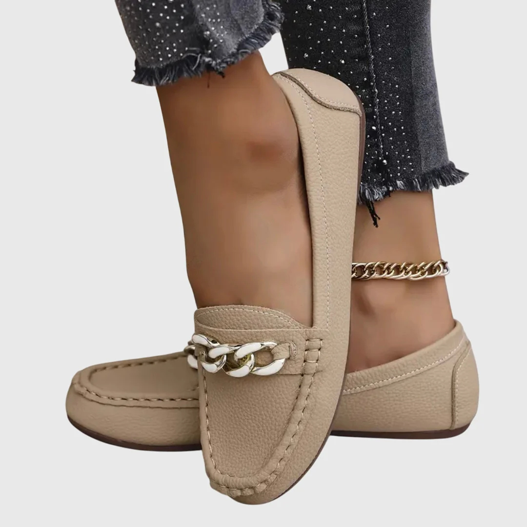 Damen Loafer mit eleganter Kette in Beige