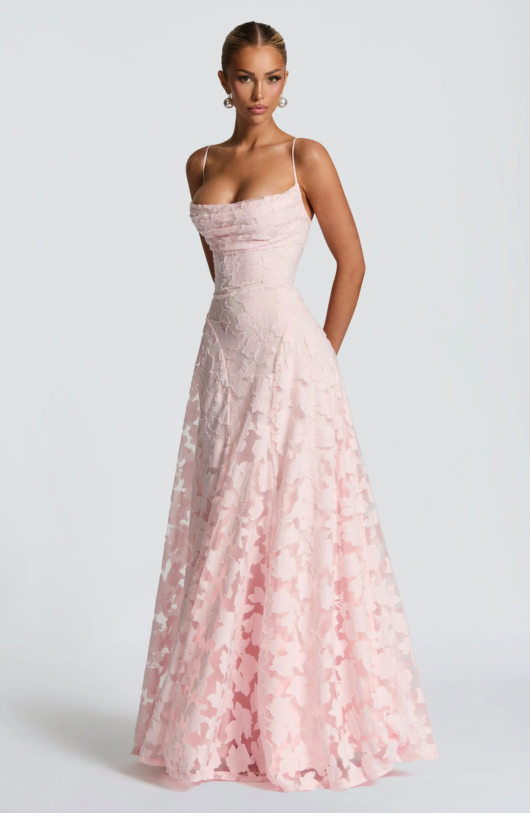 Damen Maxikleid mit feinem Blütenmuster und zarten Spaghettiträgern für Hochzeitsgäste (2)