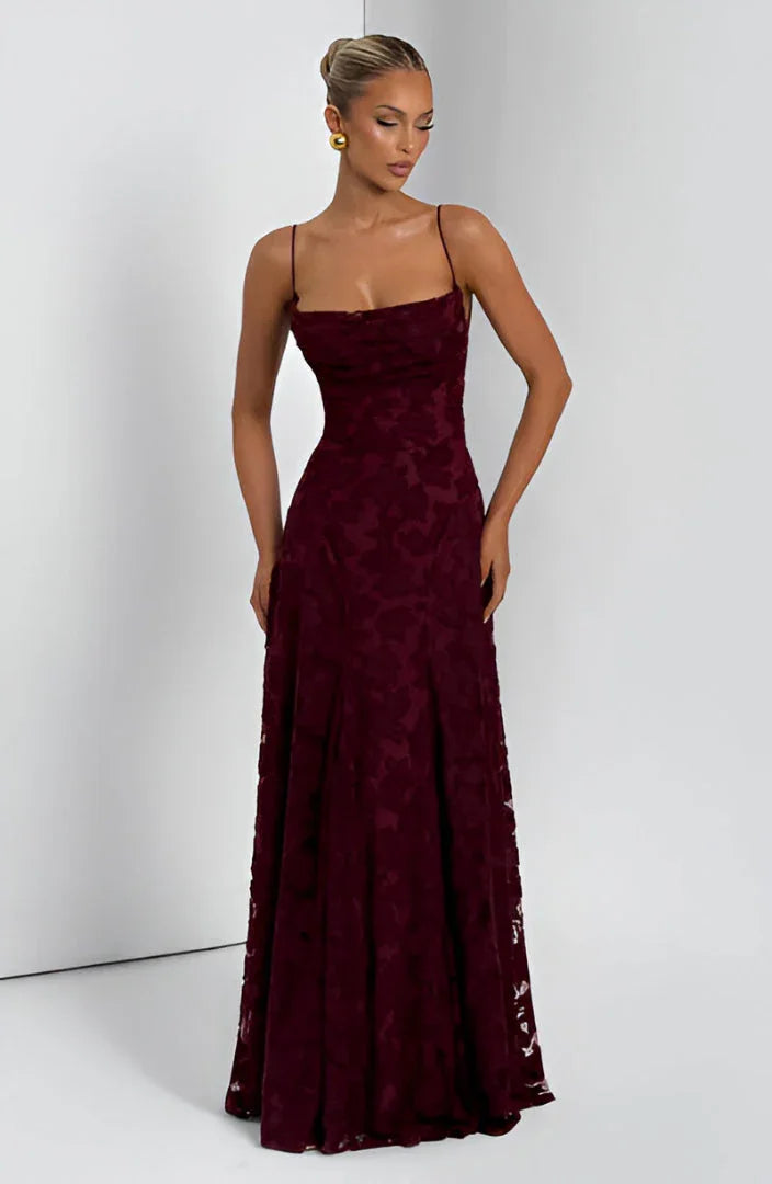 Damen Maxikleid mit feinem Blütenmuster und zarten Spaghettiträgern für Hochzeitsgäste in Bordeaux