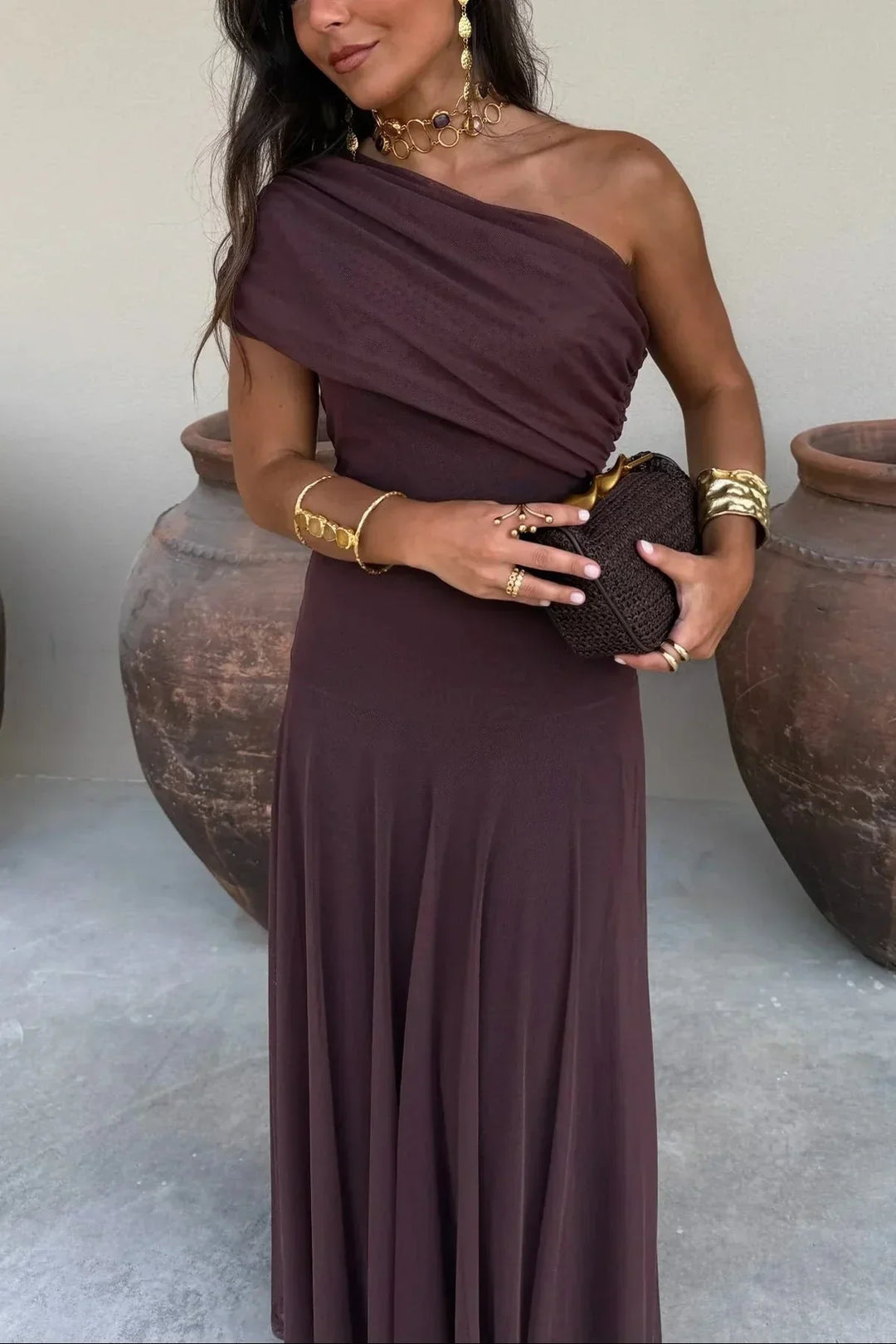 Damen Maxikleid mit One-Shoulder für Hochzeitsgäste und formale Sommerabende in Braun