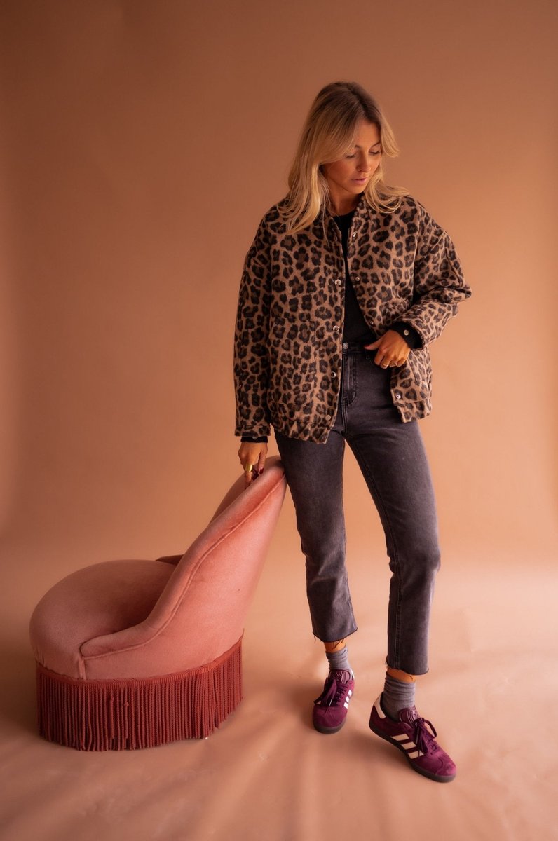 Damen Oversized Steppjacke mit Leoparden-Print (5)