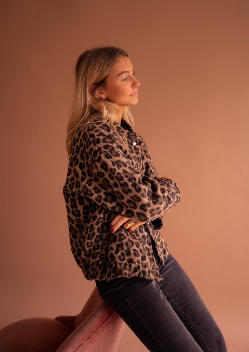 Damen Oversized Steppjacke mit Leoparden-Print (6)