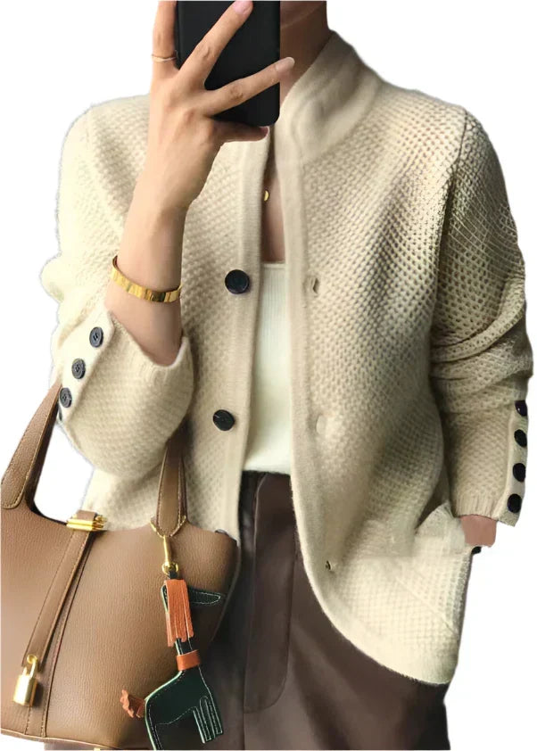 Damen Oversized Strickjacke für kühle Abende in Gebrochenes Weiß