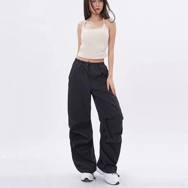 Damen Oversized Trainerhose im Streetwear-Stil (2)
