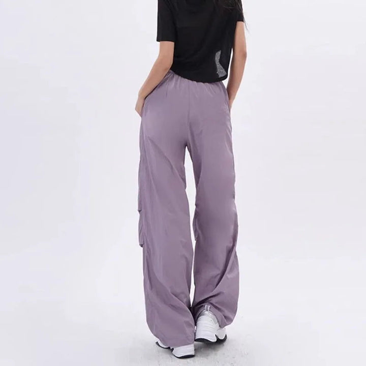 Damen Oversized Trainerhose im Streetwear-Stil (5)