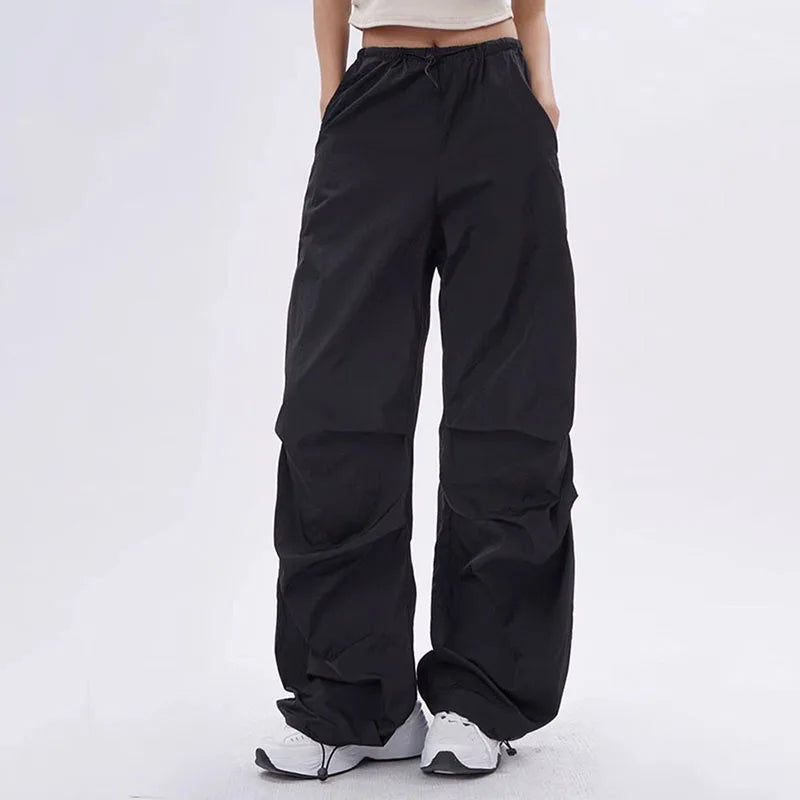 Damen Oversized Trainerhose im Streetwear-Stil in Schwarz
