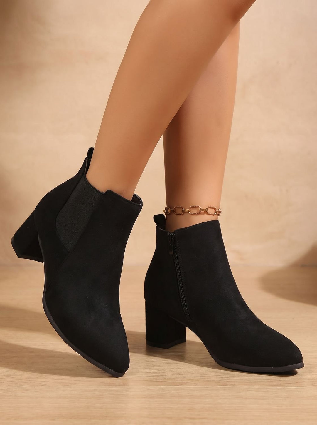 Damen Plateau Stiefel im Wildleder-Look in Schwarz