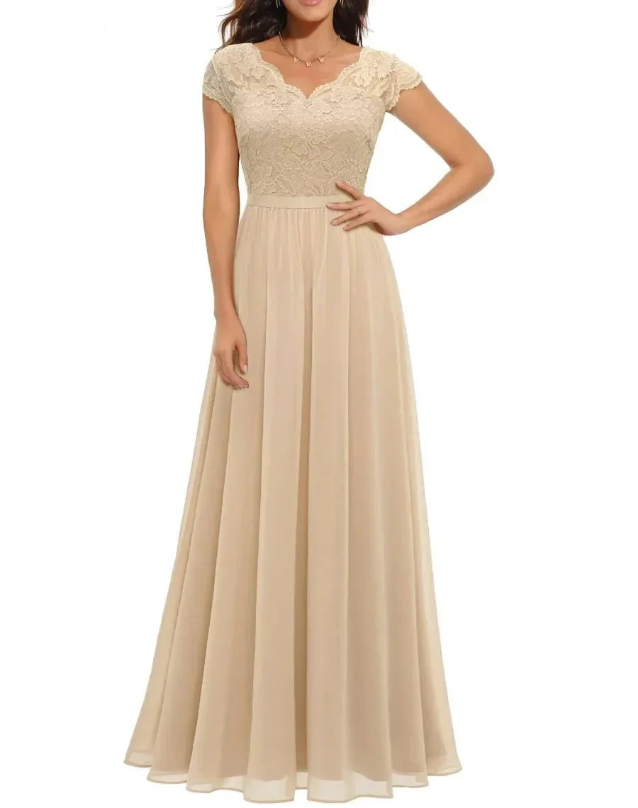 Damen Romantisches Maxikleid mit Spitze für Hochzeitsgäste in Beige
